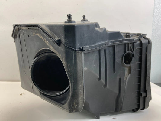 2000-2005 CHEVROLET MONTE CARLO 3.8L AIR INTAKE CLEANER BOX ASSEMBLY OEM