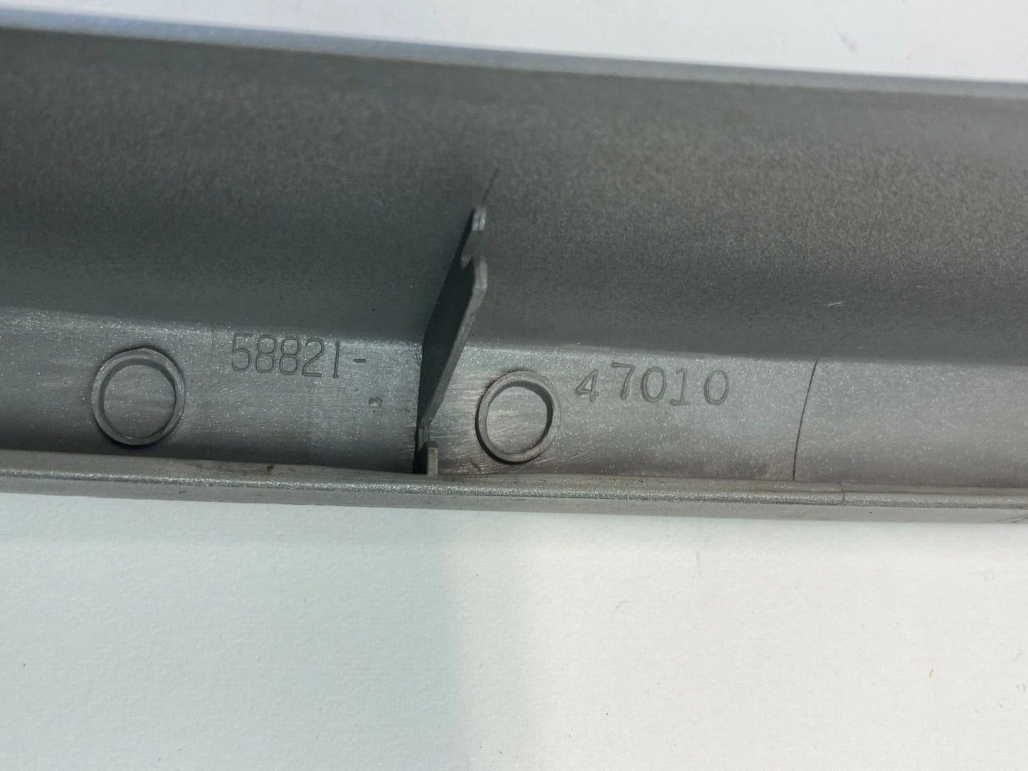 2004 2005 2006 TOYOTA PRIUS UPPER PANEL CENTER CONSOLE TRIM BEZEL 58804-47010