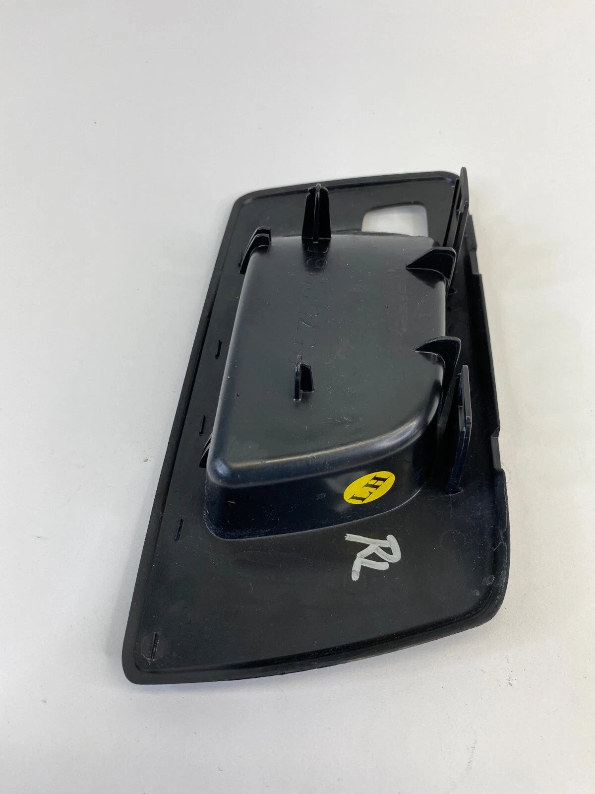 04-06 CADILLAC SRX 03-07 CTS REAR LEFT DOOR INNER HANDLE BEZEL TRIM 25752965 OEM