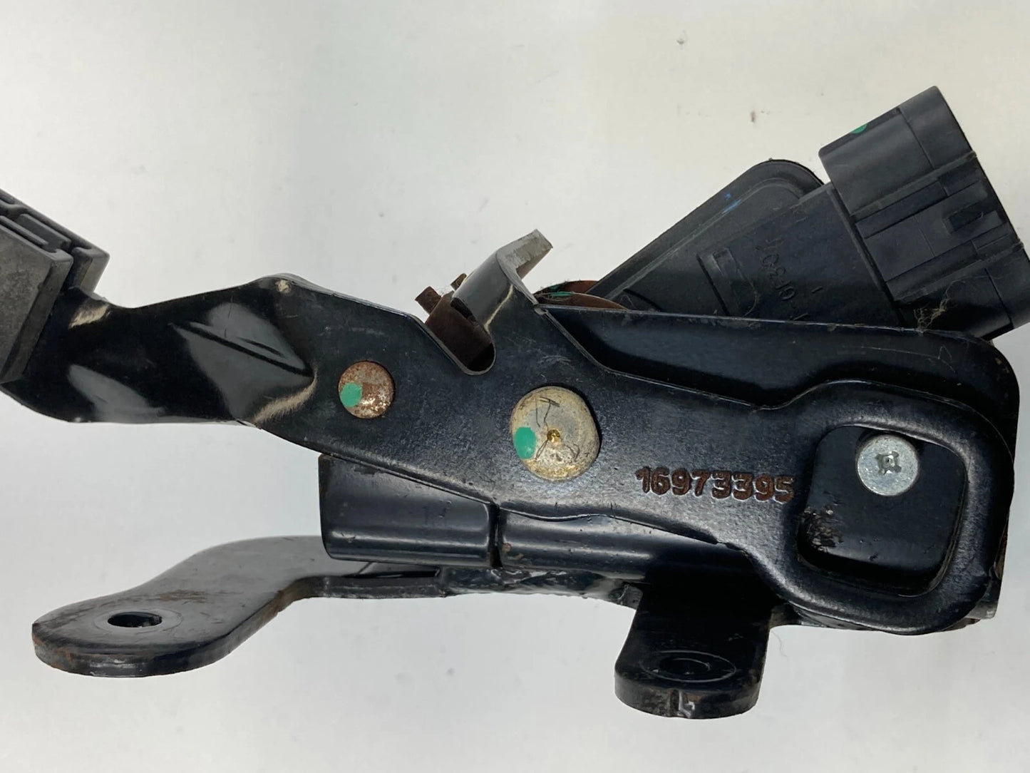 2004-2009 CADILLAC SRX ACCELERATOR GAS PEDAL ASSEMBLY SENSOR MODULE 16973395 OEM