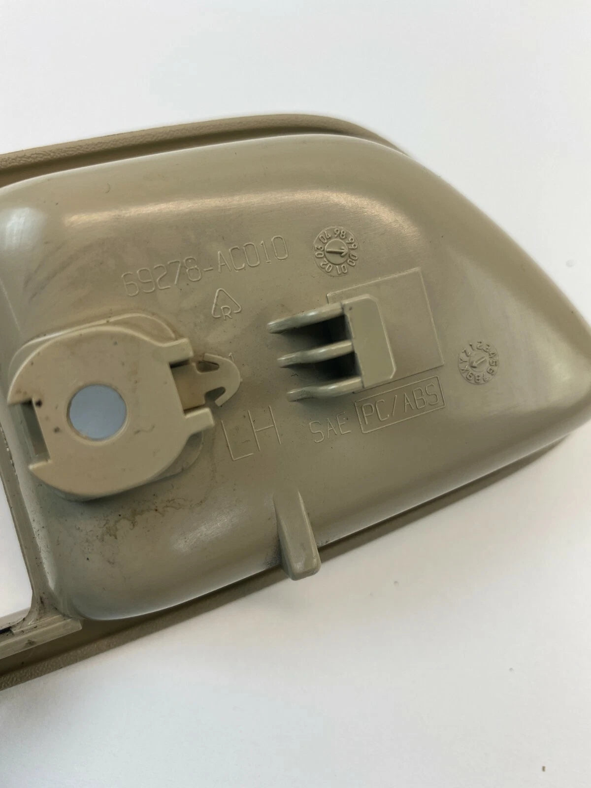 2000 2001 2002 2003 2004 TOYOTA AVALON FRONT LEFT INNER DOOR HANDLE BEZEL TRIM