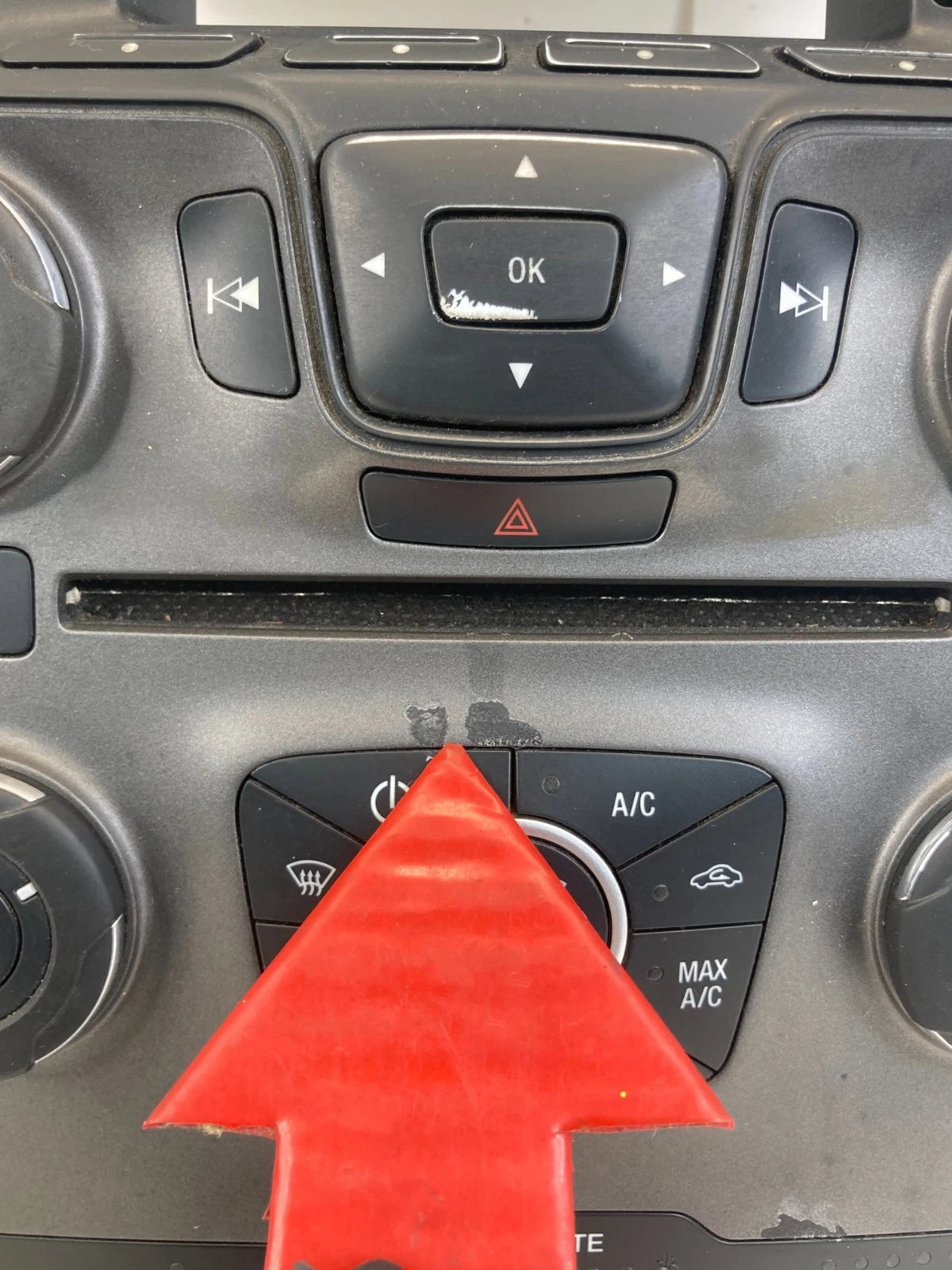 2011-2015 FORD EXPLORER DASH CD RADIO & CLIMATE CONTROL FACEPLATE PANEL TRIM