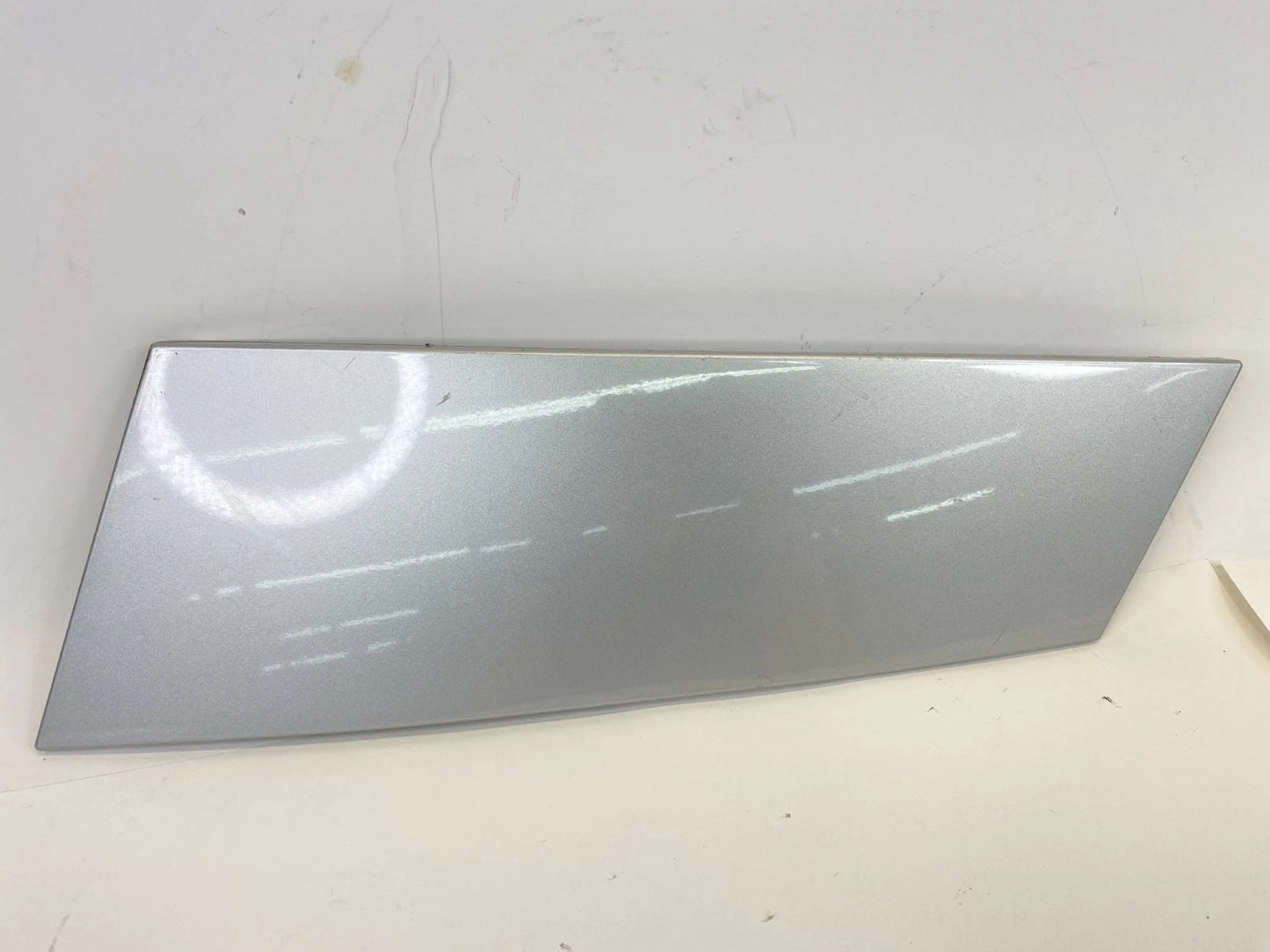 2008-2012 BUICK ENCLAVE REAR LEFT QUARTER WINDOW MOLDING TRIM 15839679 OEM