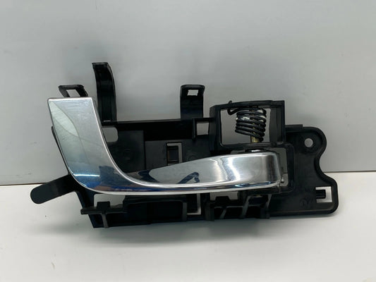 2003-2007 CADILLAC CTS FRONT RIGHT PASSENGER SIDE INNER DOOR HANDLE 257078893