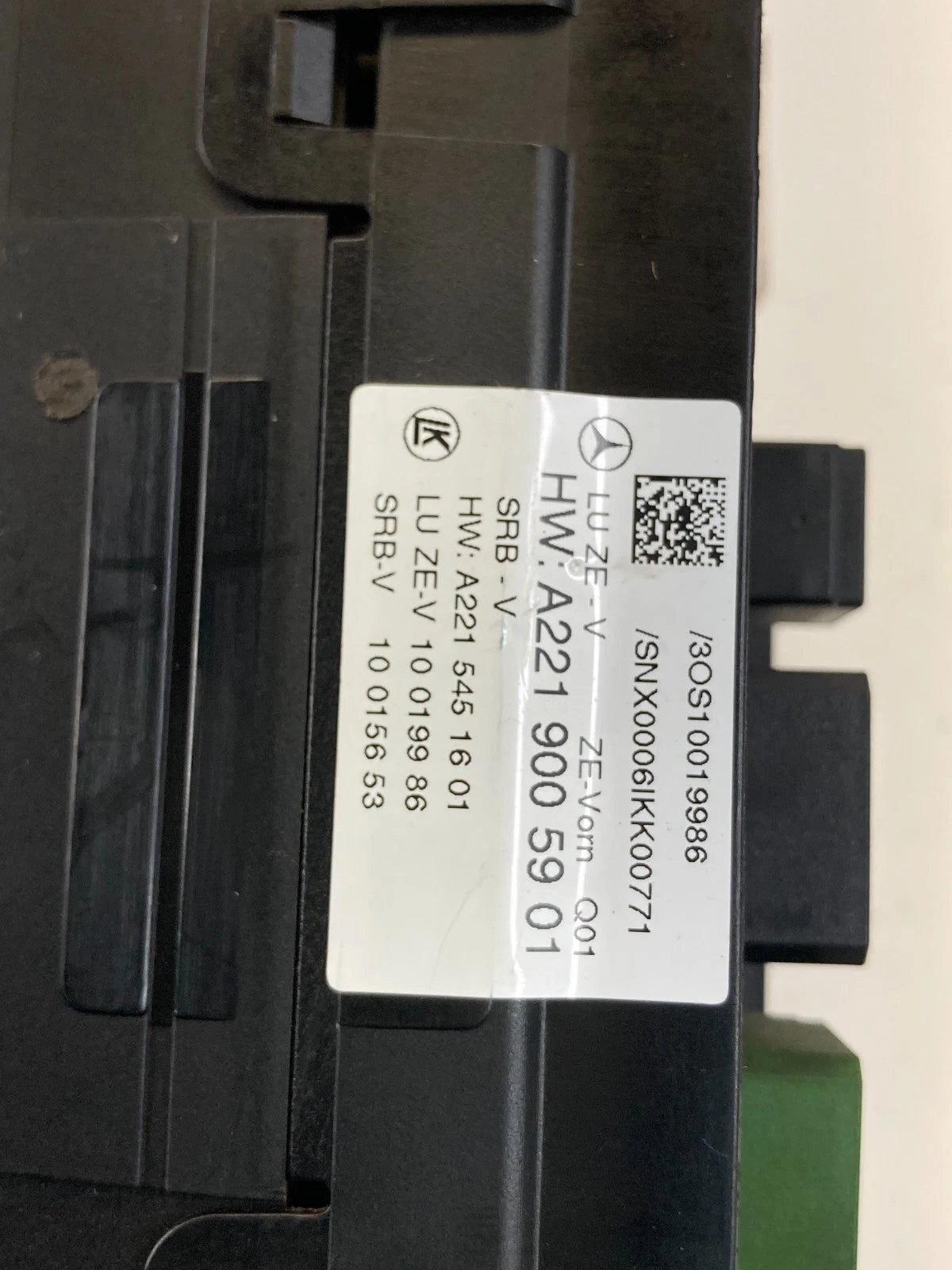 2009 2010 Mercedes-Benz CL550 Front Under Hood Fuse Box Module A221-900-61-01