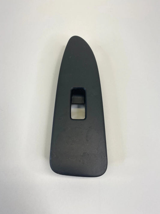 2002 2003 LEXUS ES300 REAR RIGHT SIDE DOOR WINDOW SWITCH COVER TRIM 74271-33120