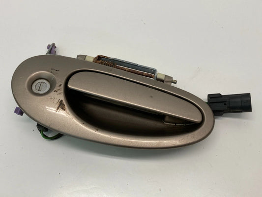 99 00 01 CHRYSLER LHS 01-04 300M CONCORDE FRONT RIGHT SIDE EXTERIOR DOOR HANDLE
