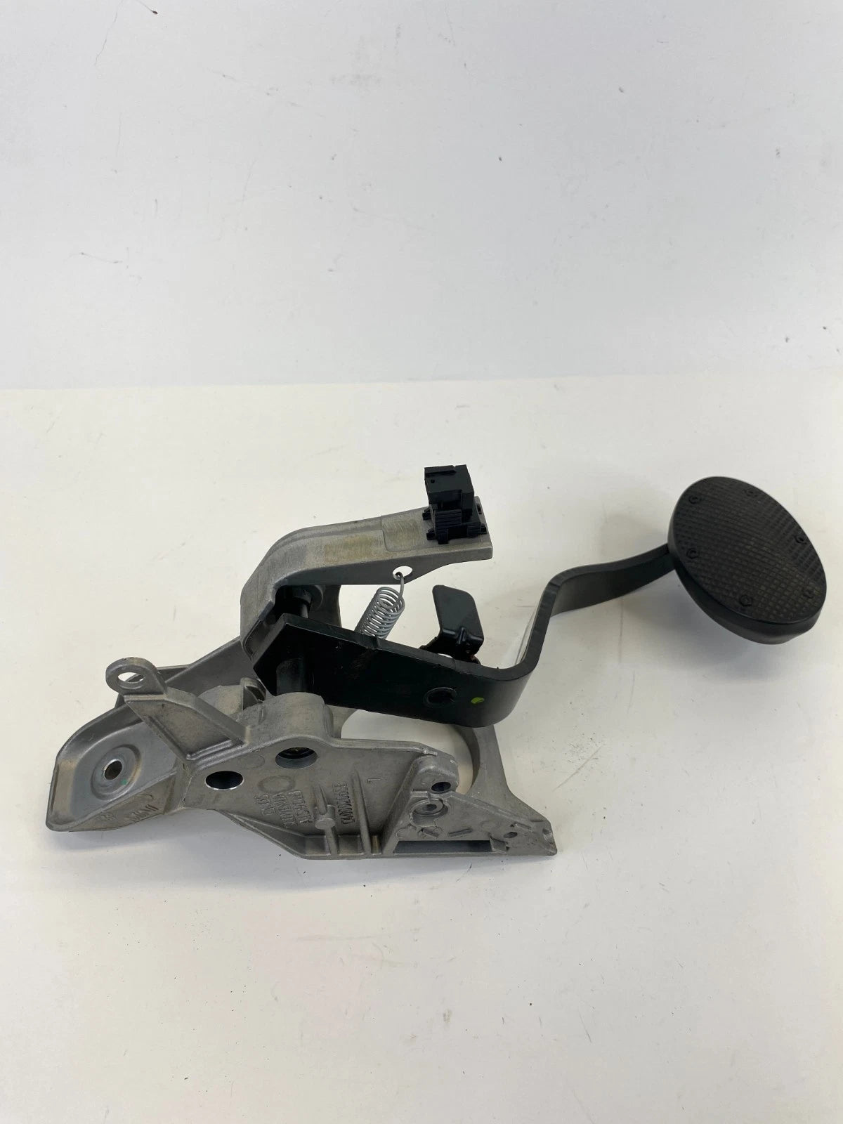 2007-2013 MINI COOPER FOOT STOP BRAKE PEDAL W/ MOUNT BRACKET ASSY C4000206SE OEM