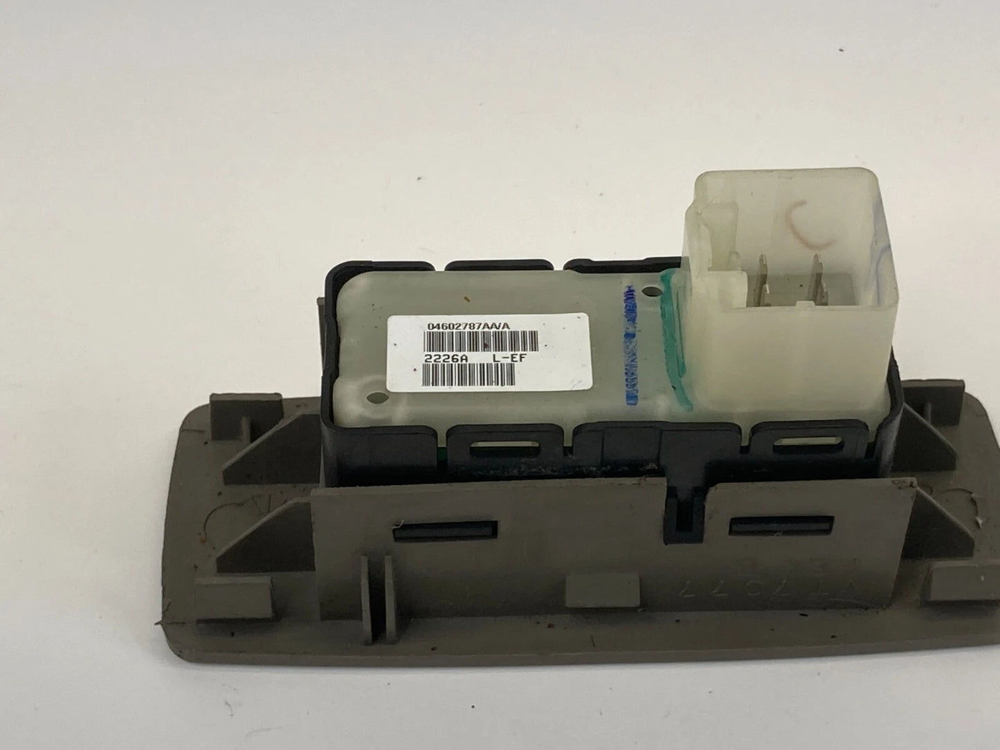 2007 07 JEEP COMMANDER REAR RIGHT SIDE DOOR WINDOW SWITCH 04602787AA OEM