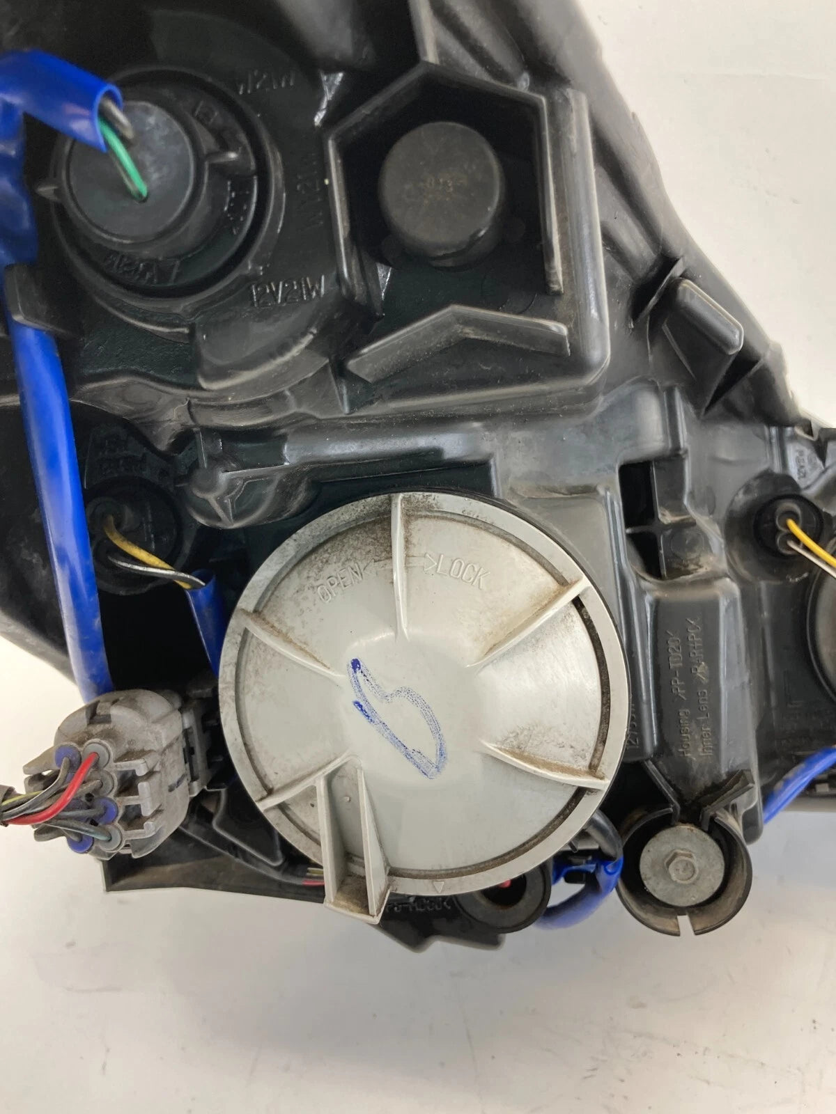 2013 2014 SUBARU OUTBACK LEGACY FRONT LEFT DRIVER HEADLIGHT HALOGEN 10017085