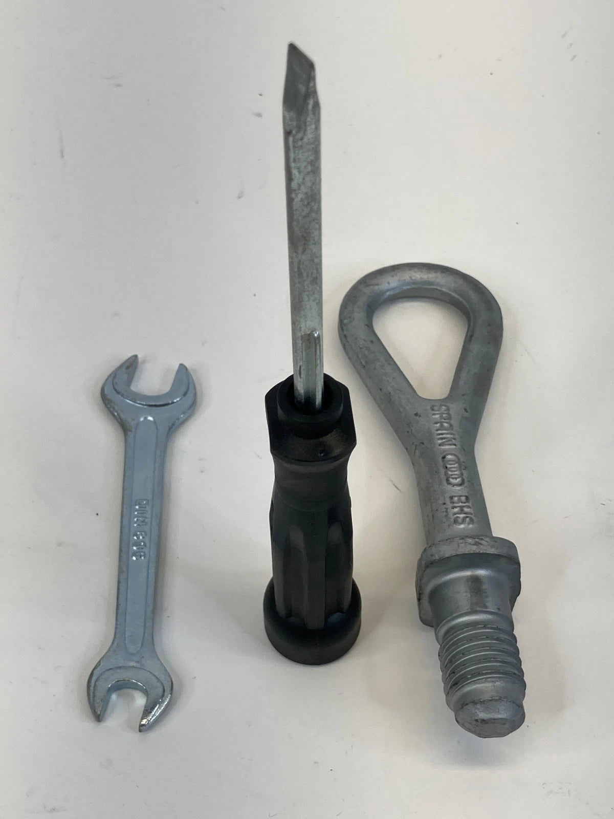 1998-2004 AUDI A6 QUATTRO EMERGENCY JACK & LUG WRENCH TOOLS KIT STORAGE W/ FOAM