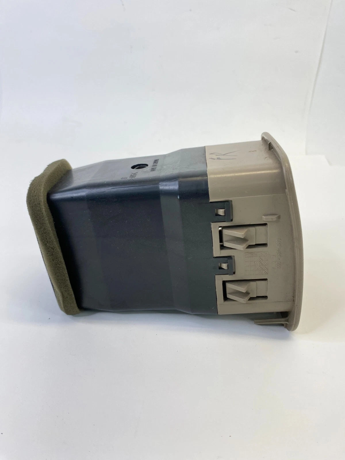 2003-2006 CHEVROLET TAHOE DASH BOARD AIR VENT HEATER AC LOUVER 15717354 OEM