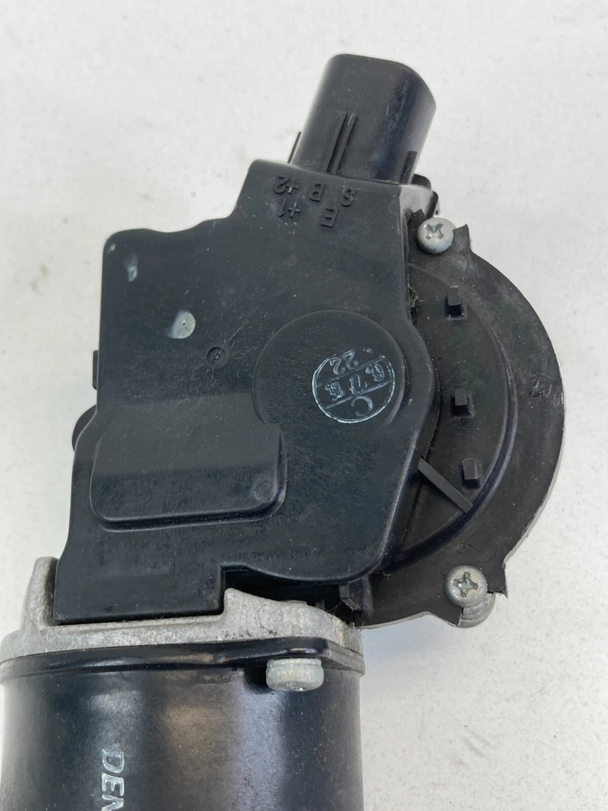 2005-2007 JEEP GRAND CHEROKEE FRONT WINDSHIELD WIPER MOTOR UNIT OEM 55156313AB