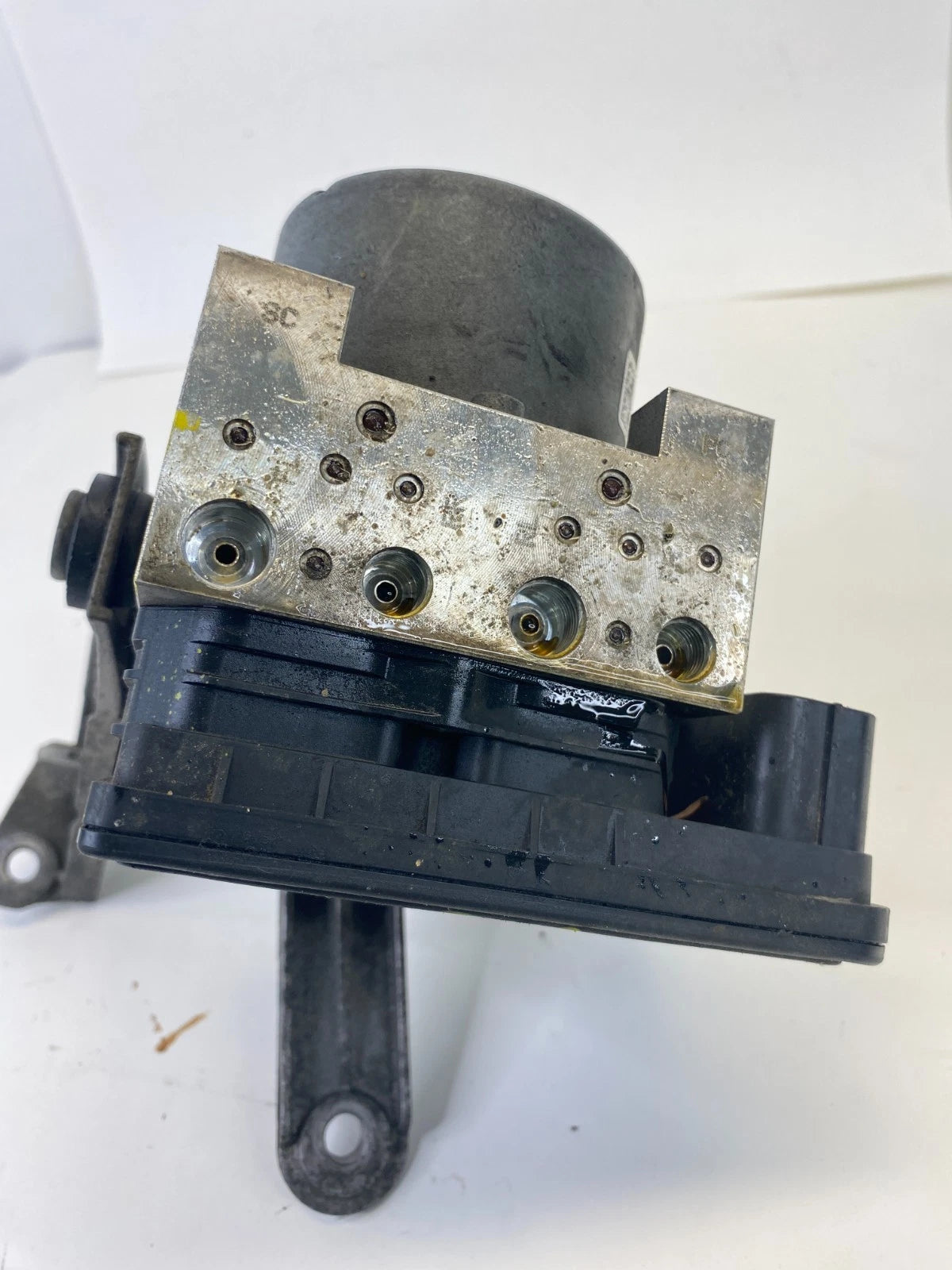 2013-2018 CADILLAC ATS 2.0L L4 AT ABS PUMP ANTI LOCK BRAKE MODULE 23122240 OEM
