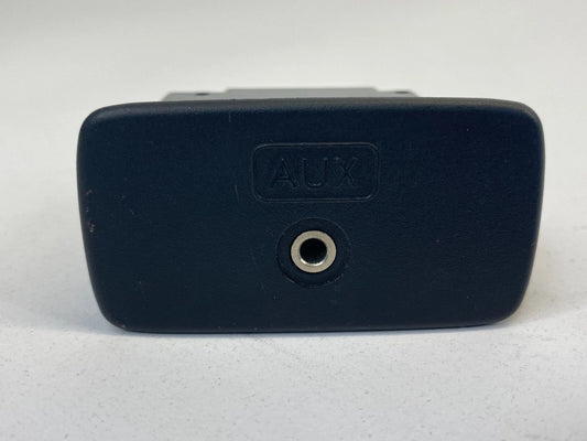2003 03 INFINITI QX4 BASE AUDIO AUXILIARY JACK AUX CONNECTOR INPUT SOCKET OEM