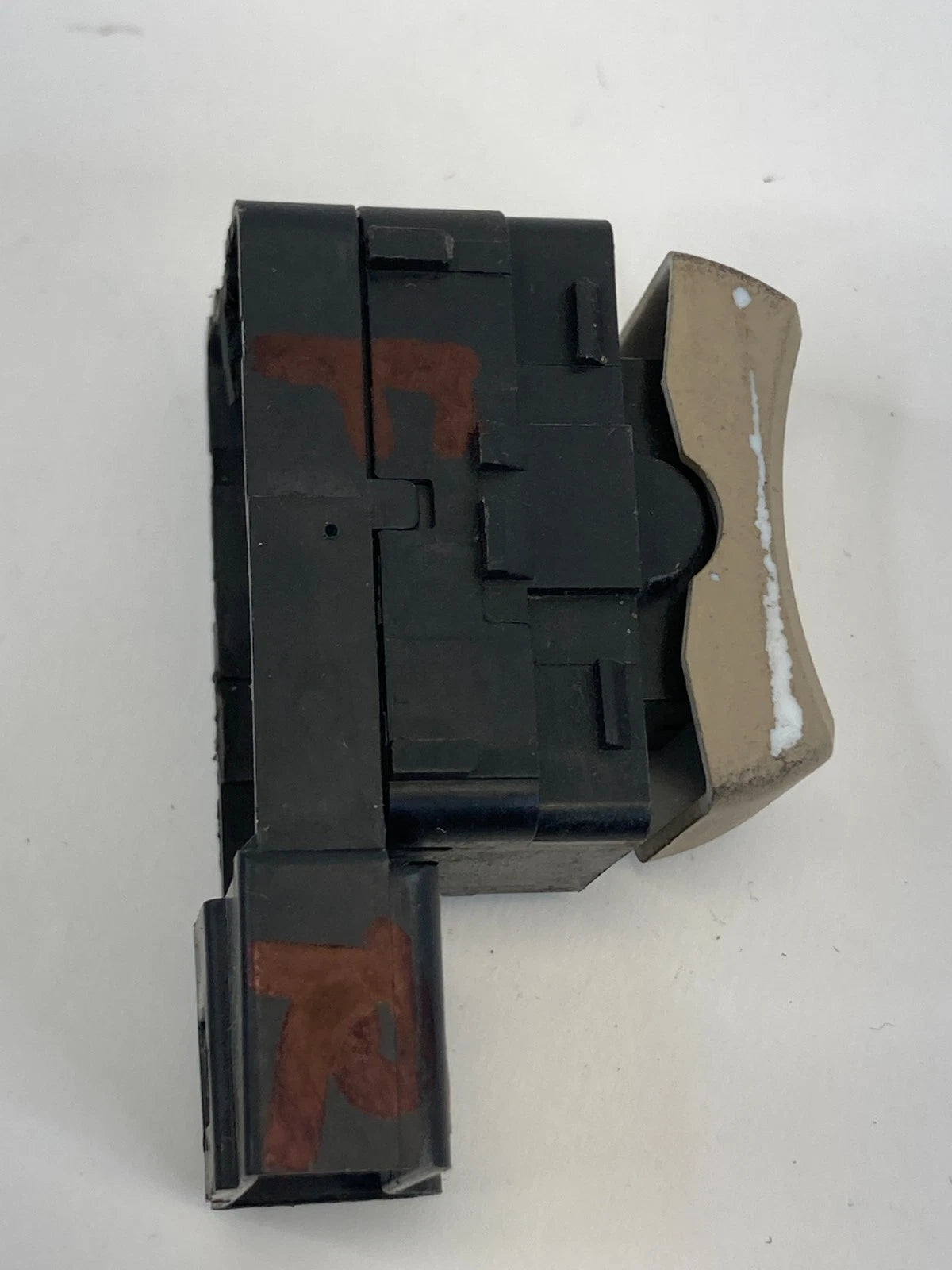 2006-2009 CADILLAC SRX FRONT RIGHT SEAT POWER LUMBAR CONTROL SWITCH OEM 15210786