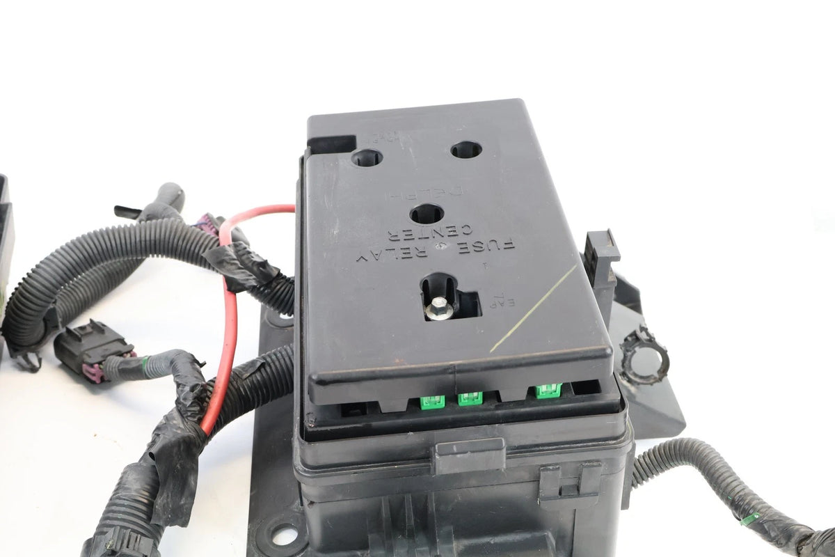 2002 2003 CHEVY TRAILBLAZER 4.2L ENGINE FUSE RELAY BOX JUNCTION BLOCK ASSY OEM