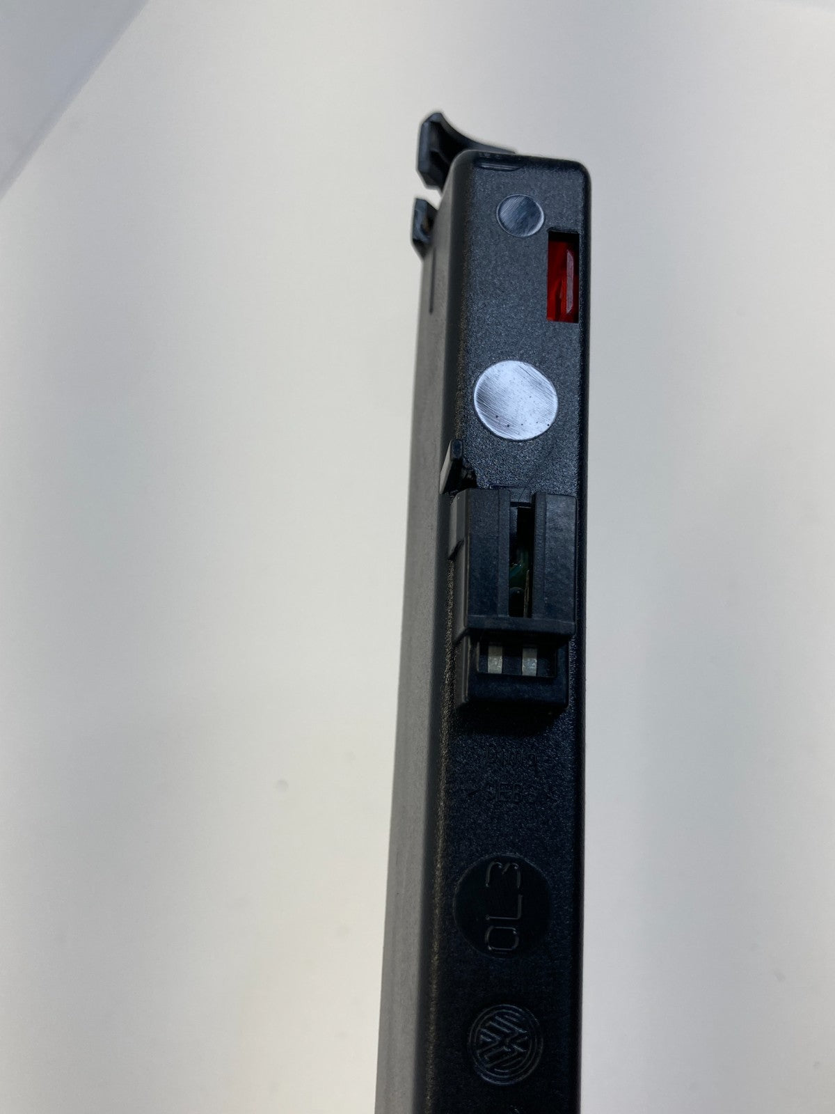 09-17 Volkswagen CC Rear Center Third Brake Stop Light Lamp High Mount 3C8945087