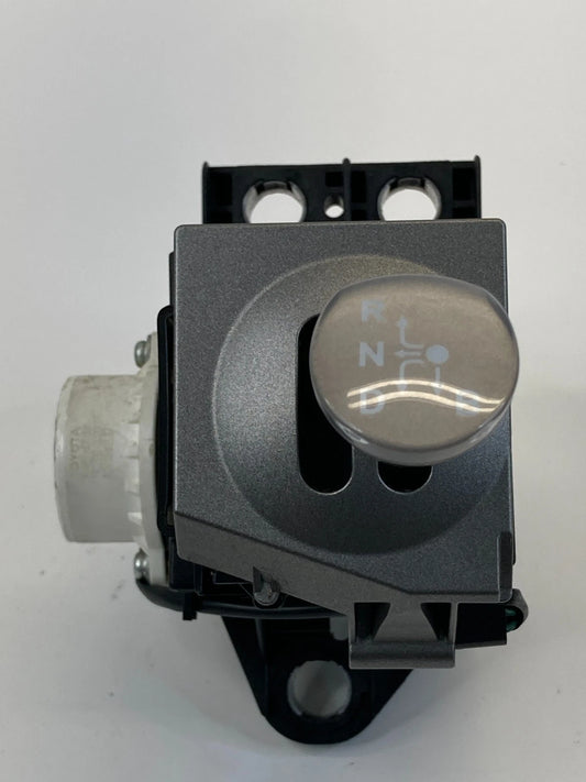 2004-2009 TOYOTA PRIUS AUTOMATIC TRANSMISSION GEAR SHIFTER SELECTOR OEM
