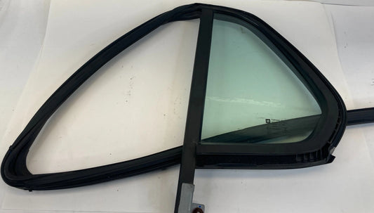 2015-2020 CHEVROLET TRAX REAR LEFT DRIVER QUARTER WINDOW GLASS E943R-004725 OEM