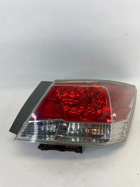 2008-2012 HONDA ACCORD SEDAN RIGHT PASSENGER OUTER TAIL LIGHT LAMP OEM