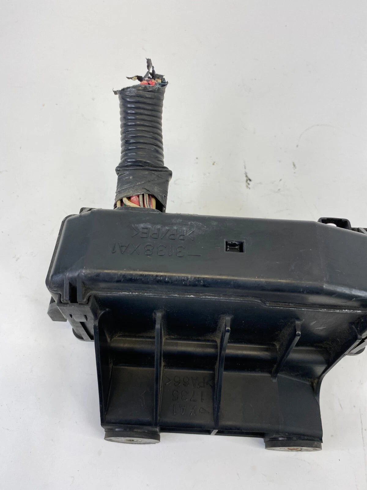 98-00 LEXUS GS300 GS400 3.0L 24V A/T FUSE BOX RELAY JUNCTION BLOCK 3138XA1 OEM