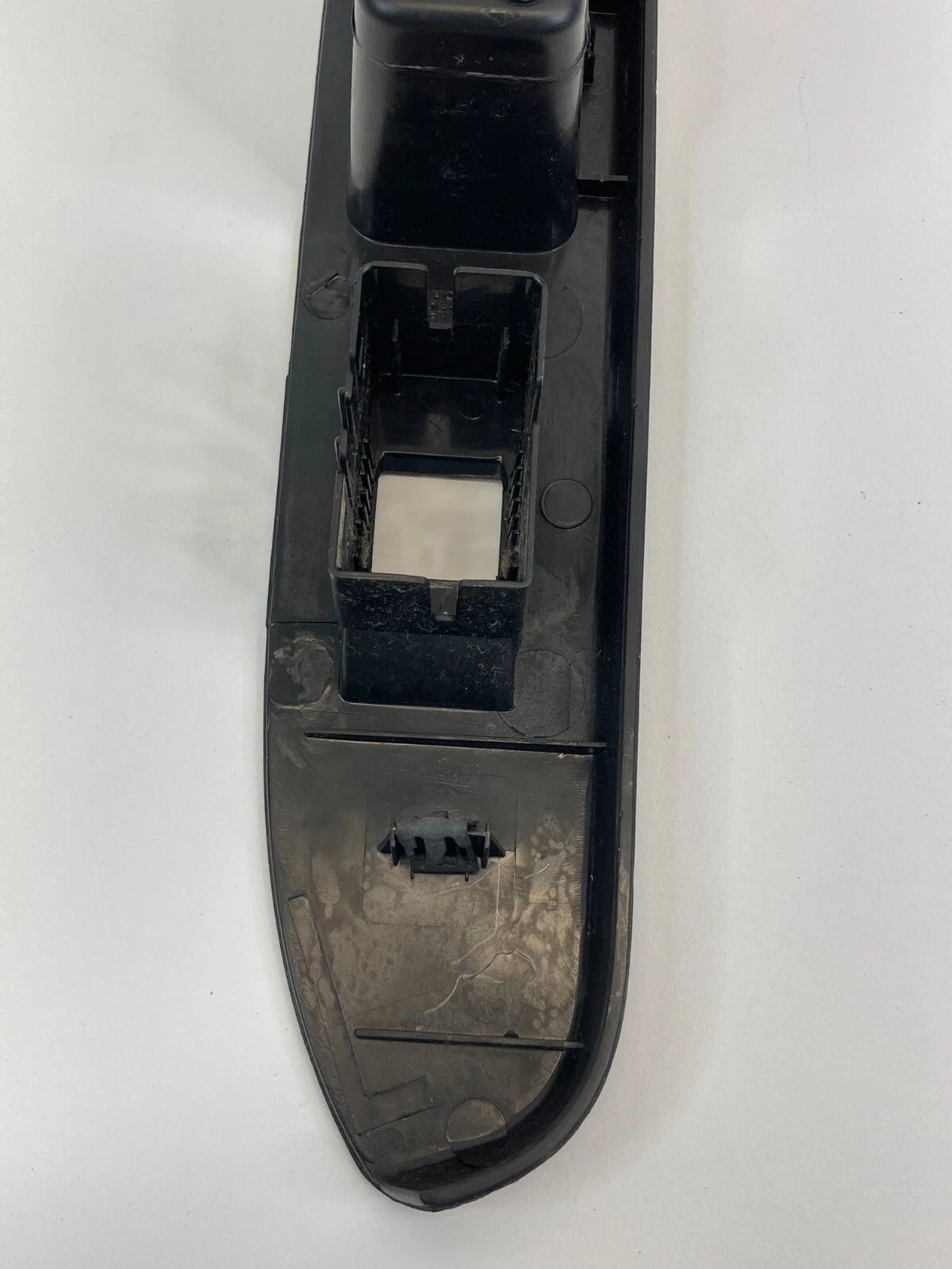 08-12 FORD ESCAPE REAR LEFT BACK SIDE DOOR WINDOW SWITCH COVER BEZEL RR LH OEM