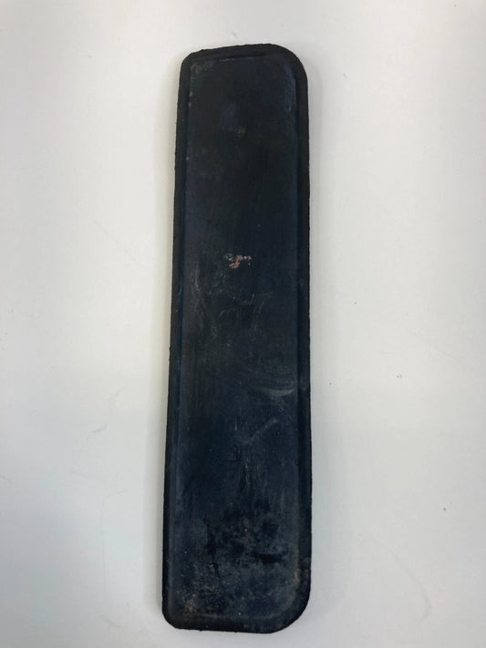2003-2008 KIA SORENTO REAR RIGHT BACK SIDE PAD COVER TRIM LID 93562-3E020 OEM