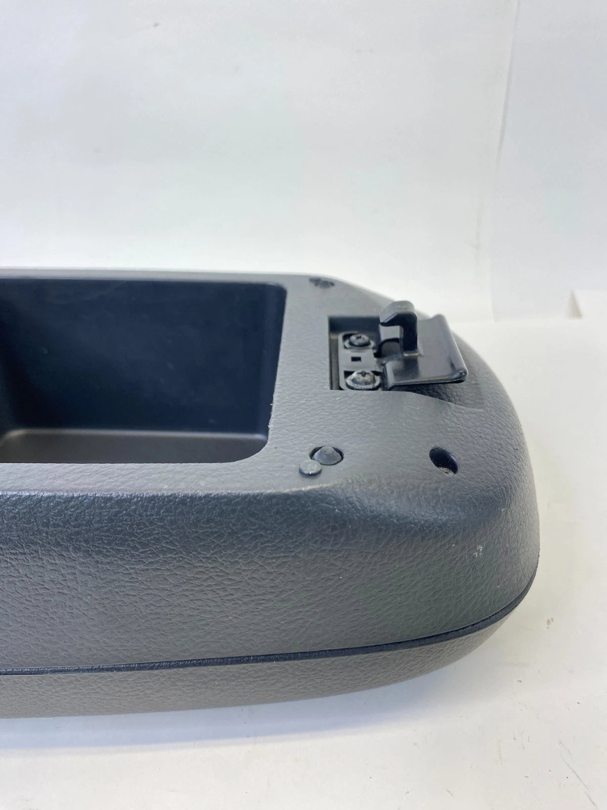 09-13 TOYOTA MATRIX CENTER CONSOLE VINYL ARMREST LID ARM REST 58907-02080 OEM