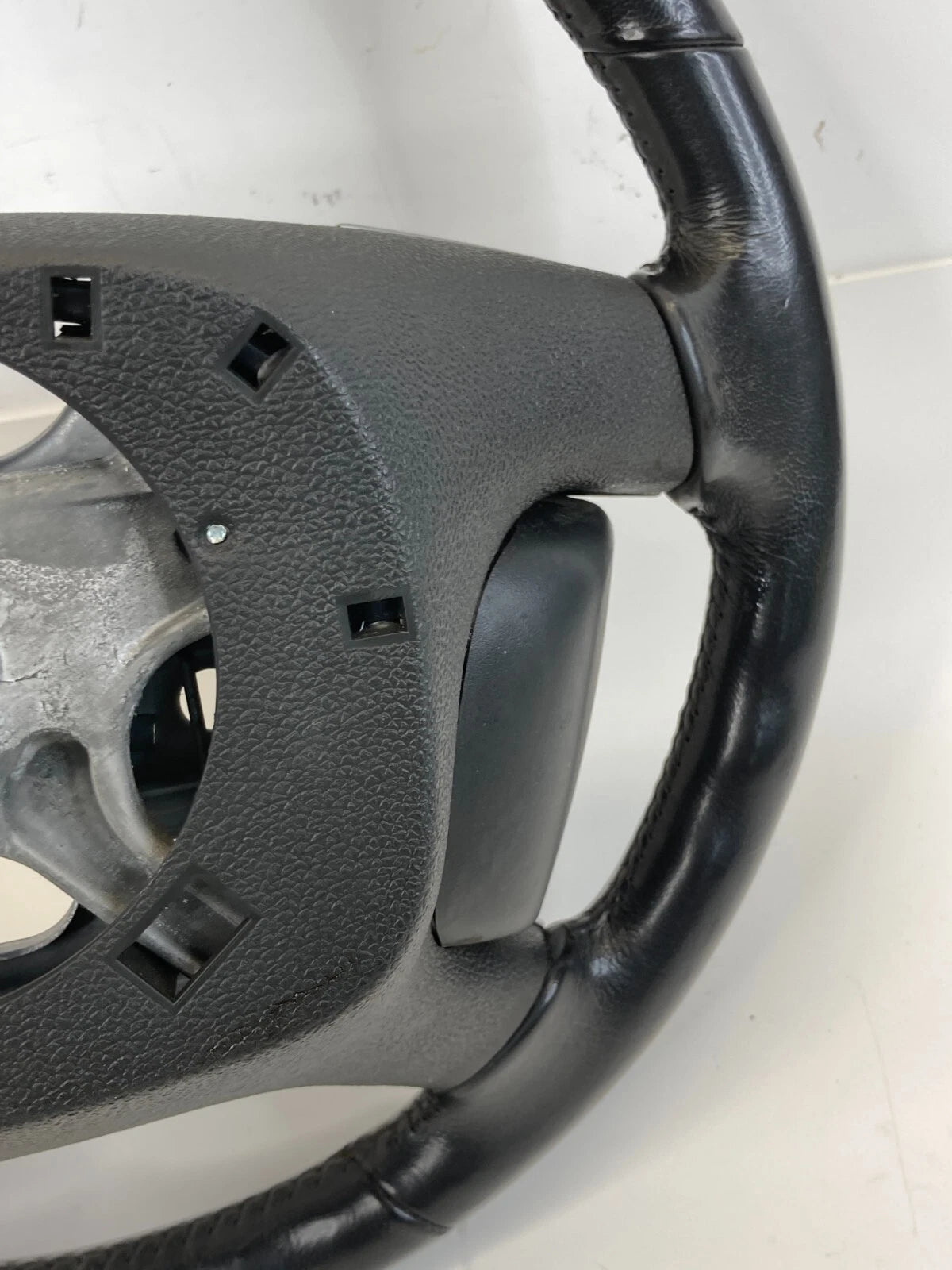 2009-2012 GMC ACADIA STEERING WHEEL W/ CRUISE & MEDIA CONTROLS 25961516 BLACK