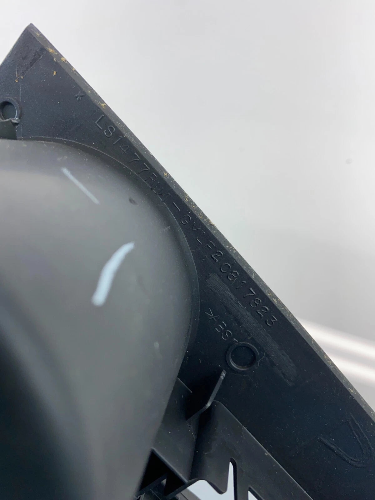 09-12 CHEVROLET CHEVY TRAVERSE REAR RIGHT SIDE WINDOW SWITCH TRIM BEZEL 20817823