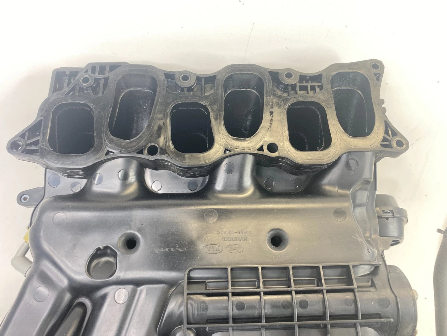 15 16 17 18 19 20 21 KIA SEDONA 3.3L V6 UPPER AIR INTAKE MANIFOLD ASSEMBLY OEM