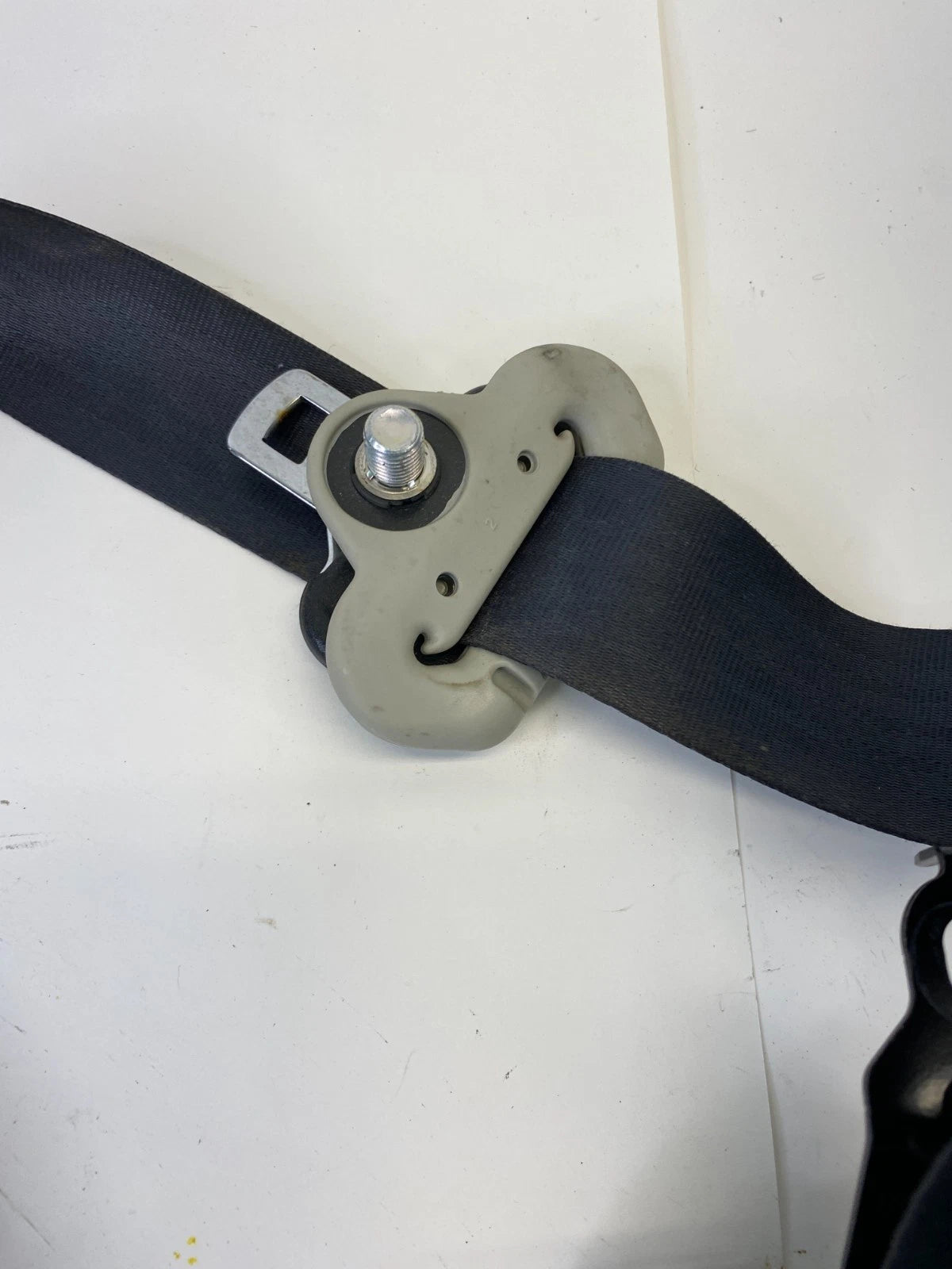 2010-2013 MAZDA 3 SEDAN FRONT RIGHT PASSENGER SIDE SEAT BELT RETRACTOR ASSY OEM