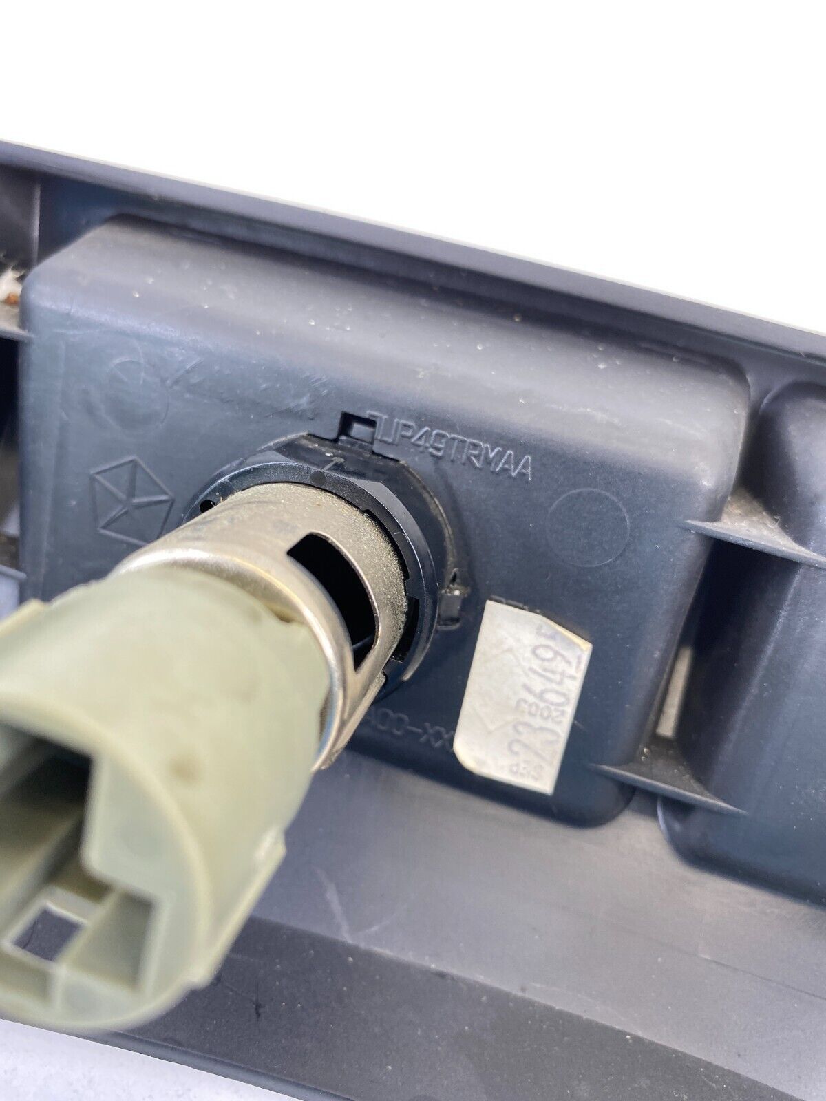 2004-2008 Chrysler Pacifica Front Center Dash Panel Dual Power Outlet Assembly