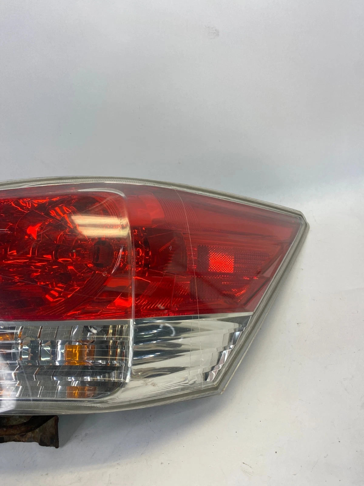2008-2012 HONDA ACCORD SEDAN RIGHT PASSENGER OUTER TAIL LIGHT LAMP OEM