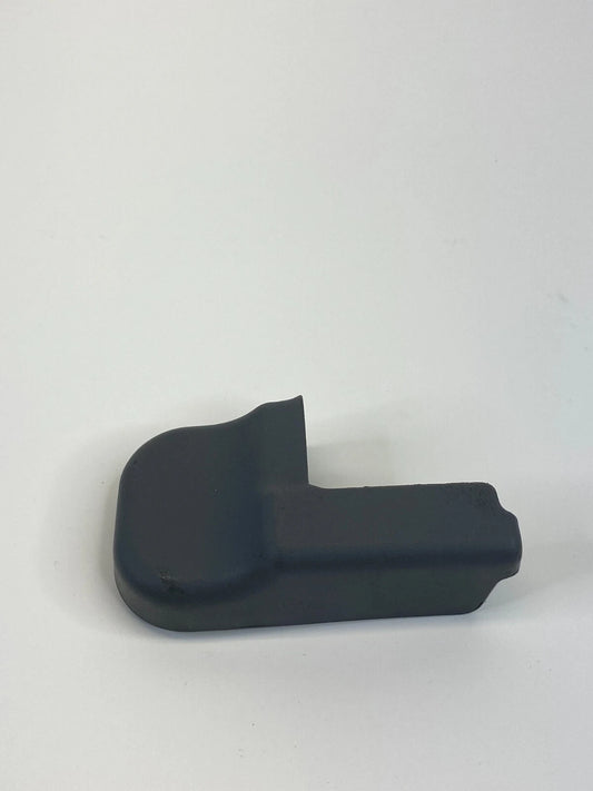 00-06 HYUNDAI ELANTRA FRONT SEAT TRACK REAR RIGHT INNER COVER CAP 88568-2D100