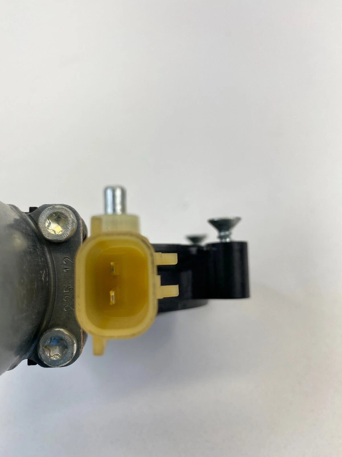 13-15 CHEVROLET MALIBU 16 LIMITED FRONT LEFT POWER WINDOW MOTOR 2 PINS 22836736