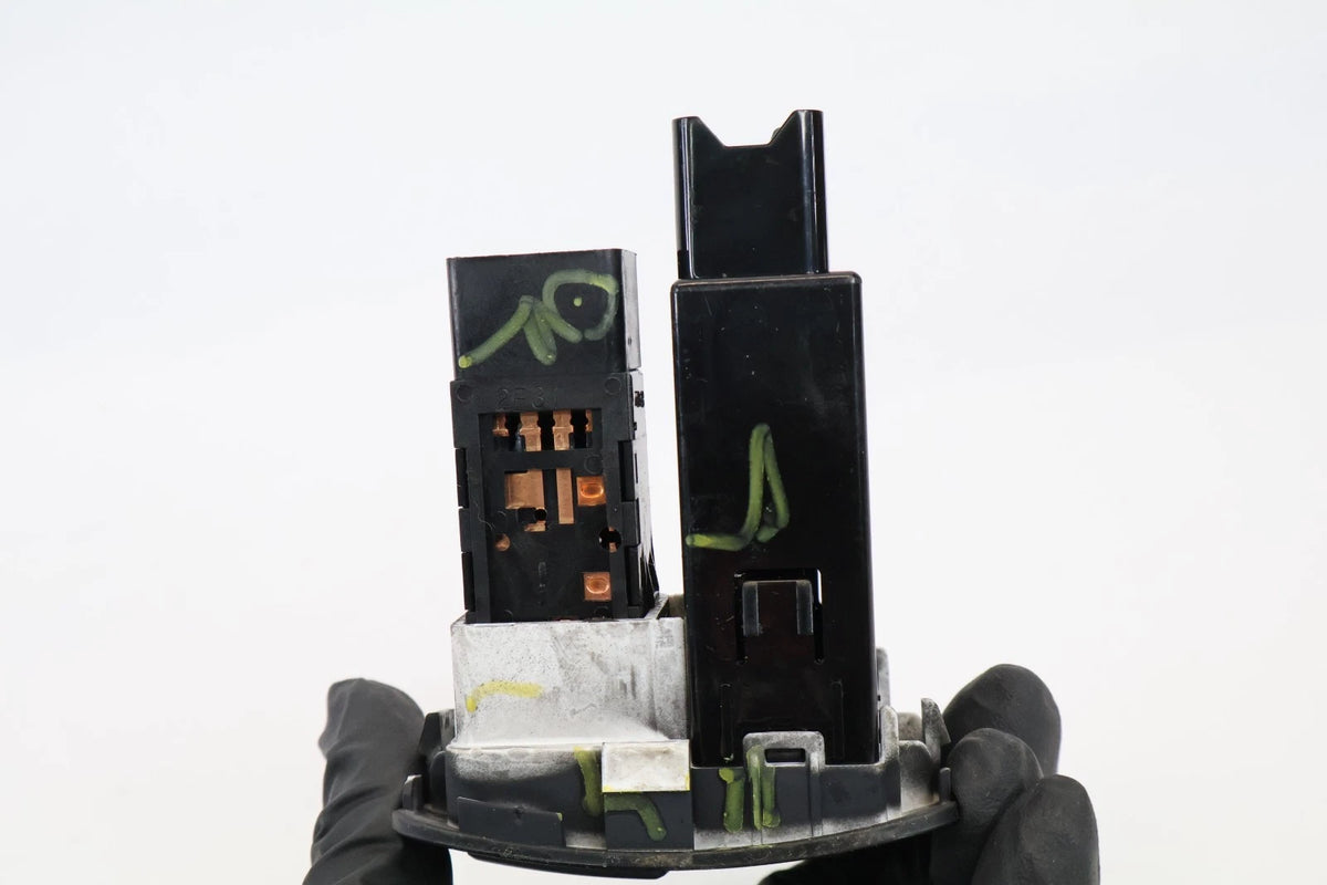 2010-2013 KIA SOUL DASH RHEOSTAT LIGHT & TRACTION SWITCHES W/ BEZEL 201005702