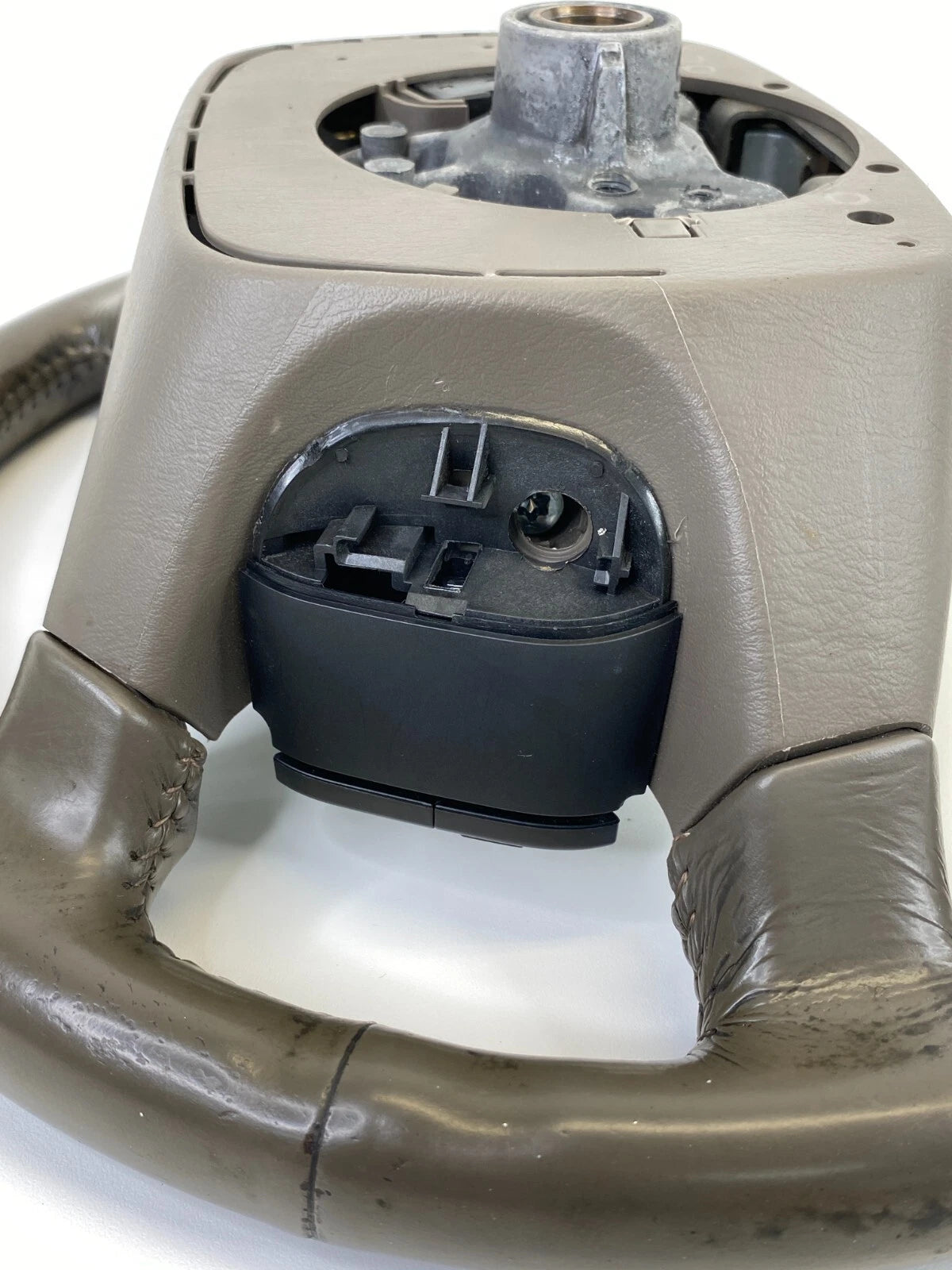 2002-2004 TOYOTA CAMRY SEDAN STEERING WHEEL W/ CONTROLS 4 SPOKE ASSY OEM