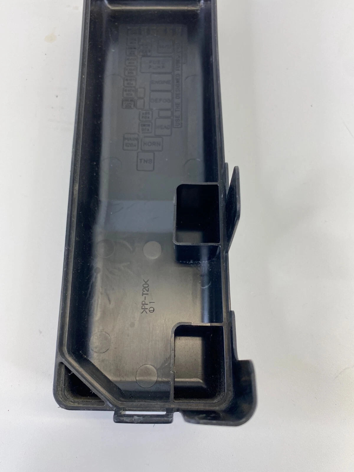 2001 2002 2003 MAZDA MPV ENGINE FUSE BOX RELAY MAIN LID COVER TOP CAP OEM