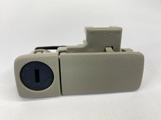 2001 2002 2003 INFINITI QX4 GLOVE BOX COMPARTMENT LATCH HANDLE LOCK OEM