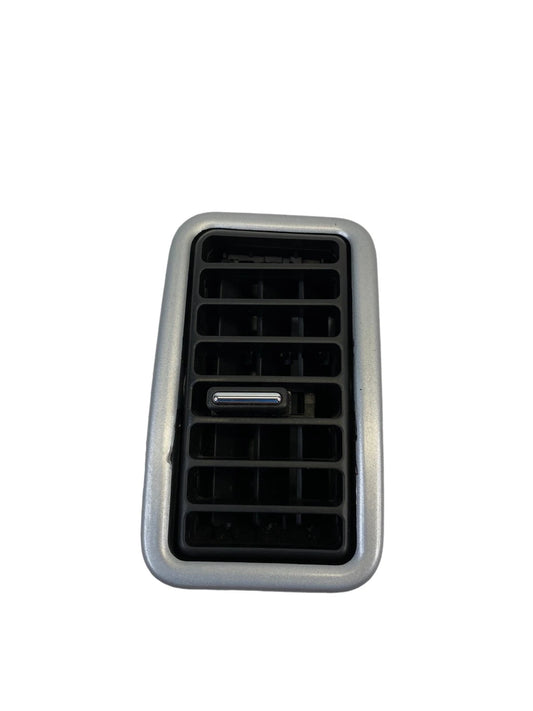 2007-2009 PONTIAC TORRENT FRONT PASSENGER SIDE A/C DASH AIR VENT GRILLE OUTLET