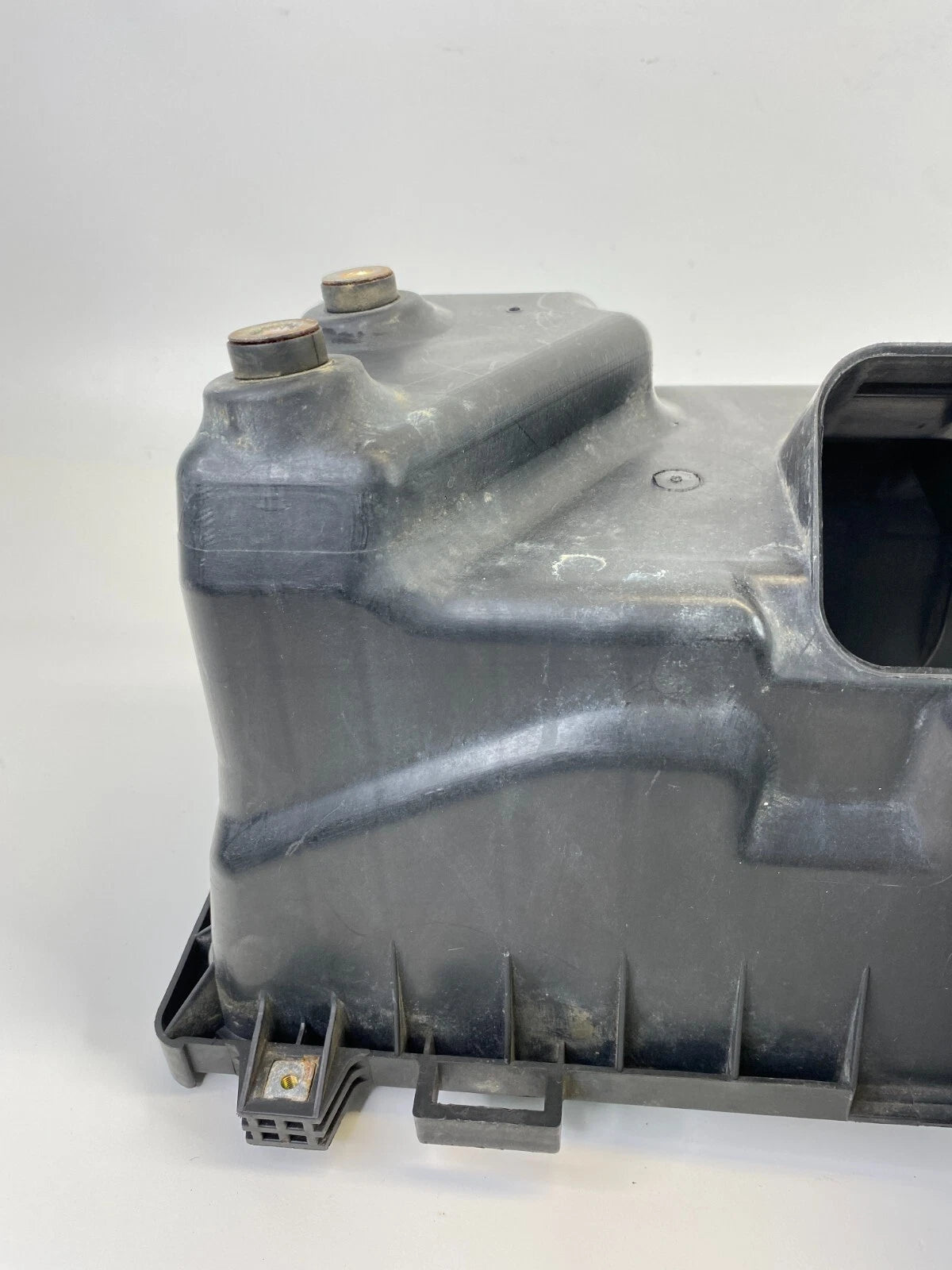 2004-2006 TOYOTA CAMRY 3.0L LOWER AIR INTAKE CLEANER FILTER BOX OEM 17701-0A100