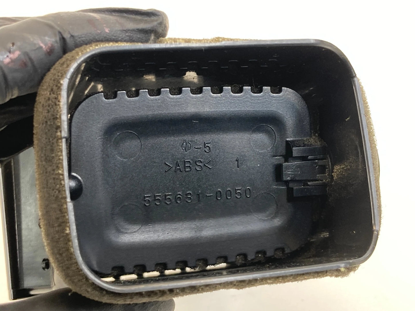 2004-2009 TOYOTA PRIUS DASHBOARD OUTER AC AIR VENT DUCT GRILL OEM 5566047020