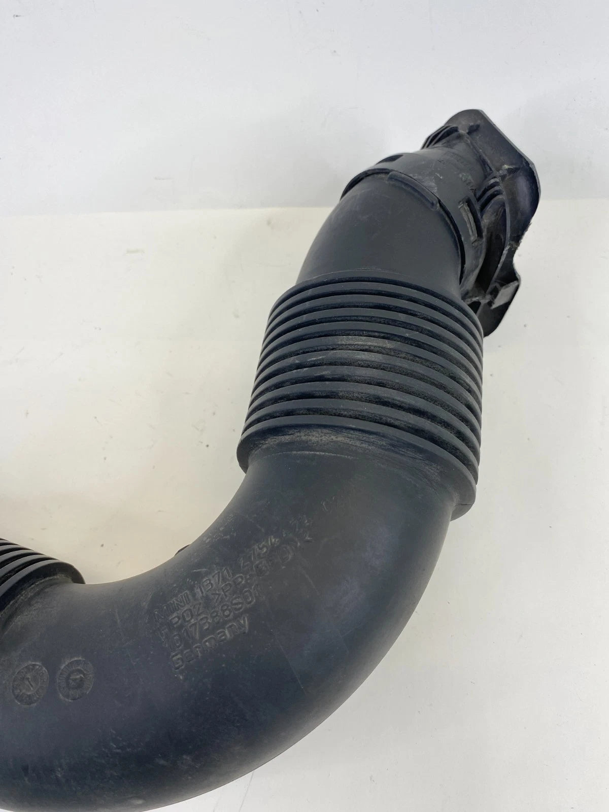 2007-2013 MINI COOPER 1.6L AIR INTAKE BOOT HOSE DUCT PIPE 13712754424 OEM