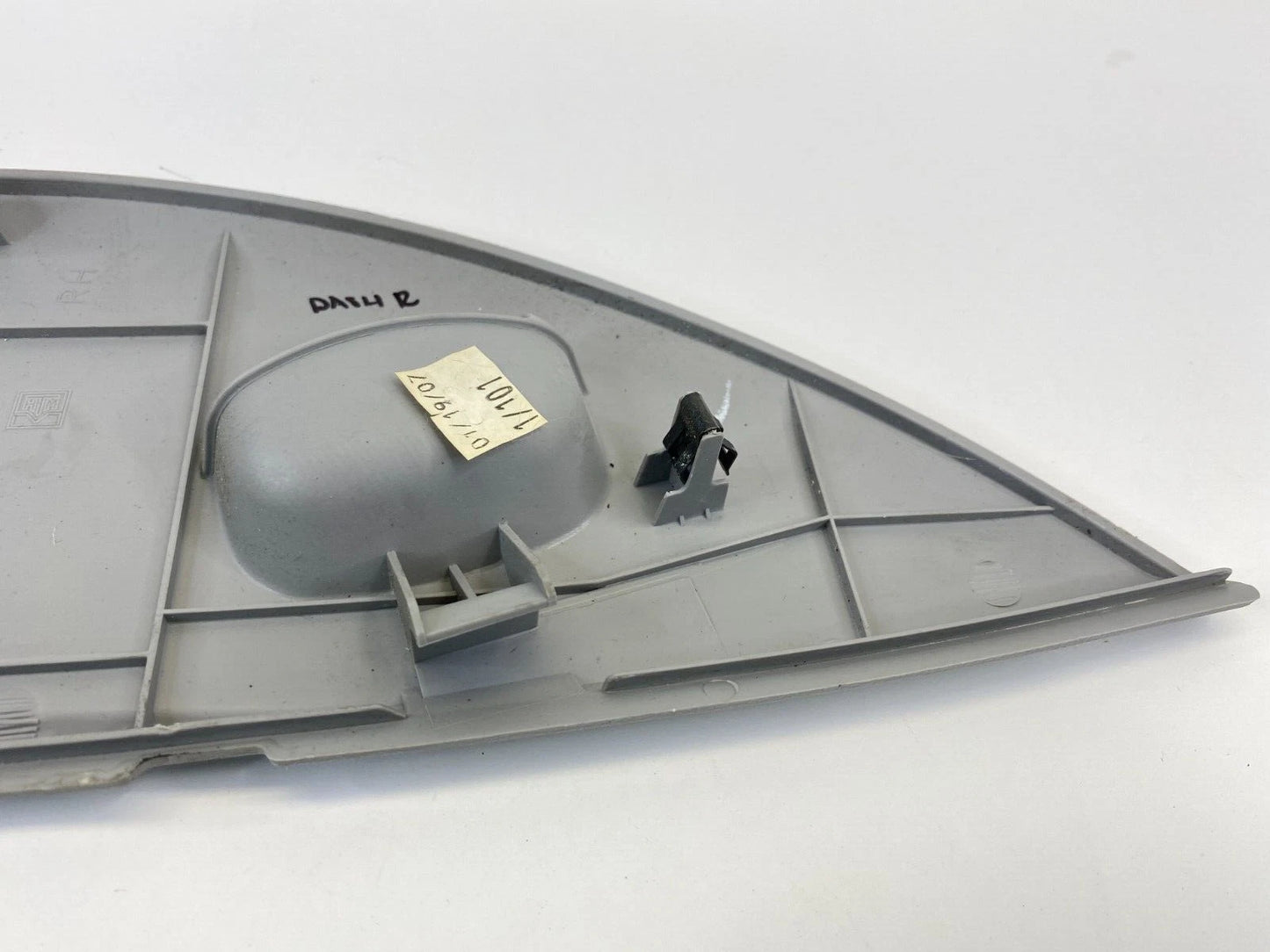 2006-2008 HYUNDAI SONATA RIGHT PASSENGER DASH END CAP TRIM COVER 84767-3K100 OEM