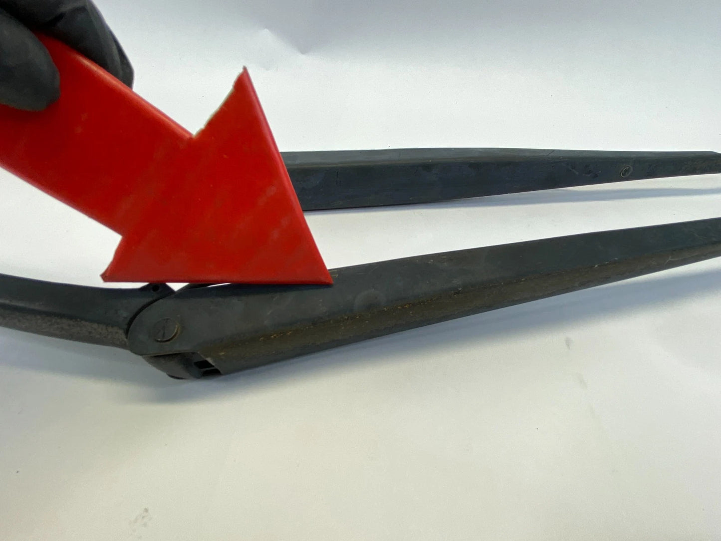 2002-2006 NISSAN ALTIMA FRONT WINDSHIELD WIPER ARMS SET PAIR LEFT & RIGHT OEM