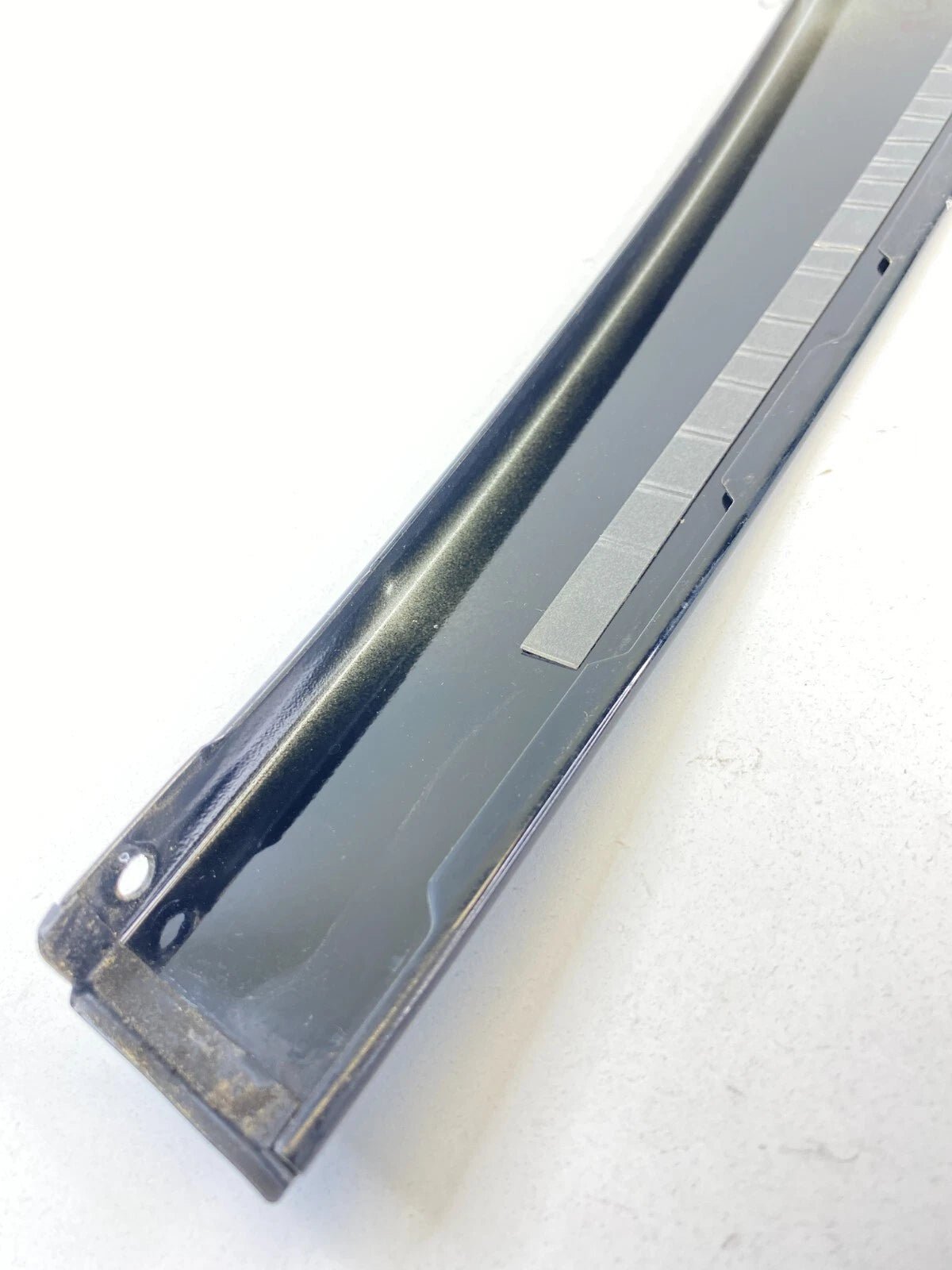 2003-2006 MERCEDES-BENZ E500 REAR LEFT EXTERIOR DOOR PILLAR MOLDING TRIM COVER