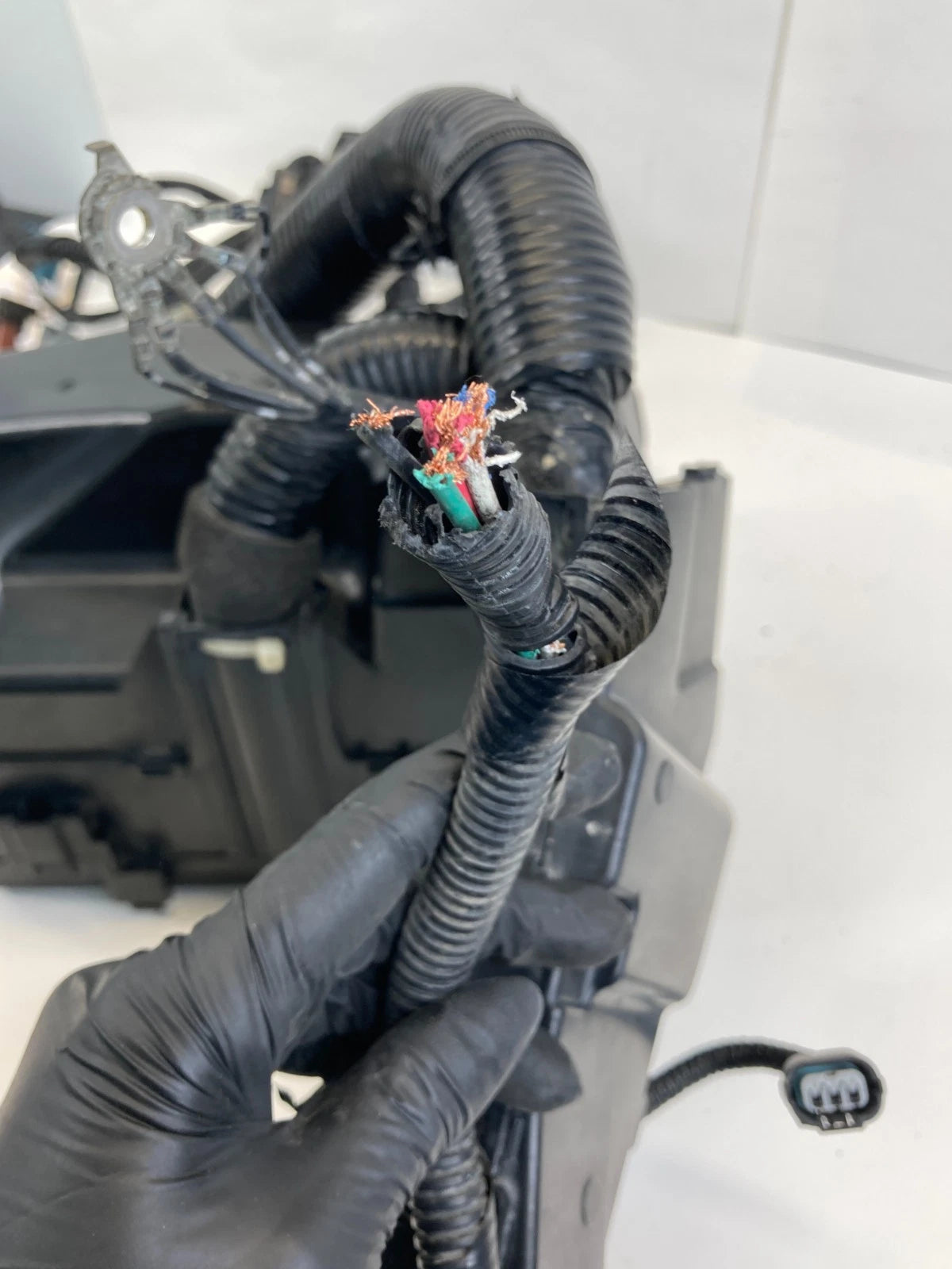 2010-2013 ACURA MDX 3.7L ENGINE POWER DISTRIBUTION FUSE BOX RELAY BLOCK OEM