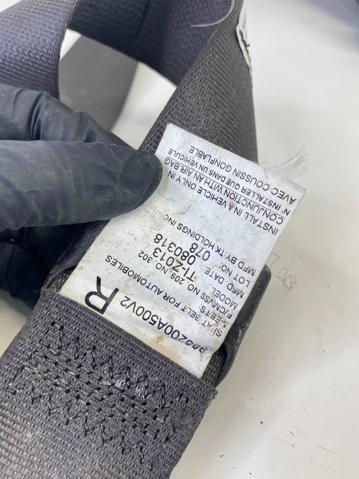 2009 2010 HYUNDAI SONATA FRONT RIGHT SEATBELT RETRACTOR PRETENSIONER 88820-0A500